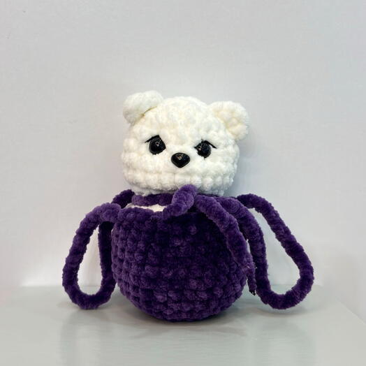 Мишка в корзинке