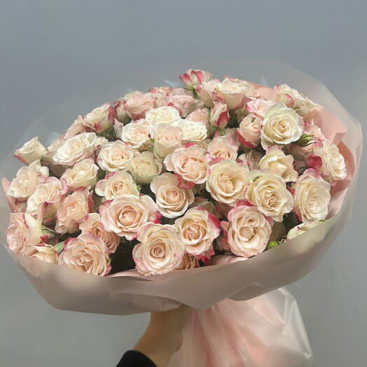 Букет из 15 кустовых роз