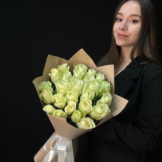 Букет 25 белых роз (мб 285)