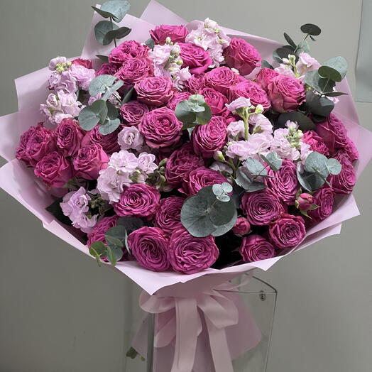 Пионовидная Роза с душистой маттиолой 🌸