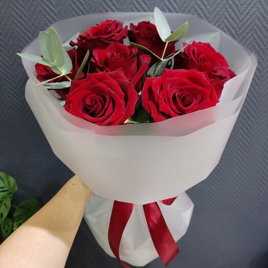 Букет красных роз с эвкалиптом 🌹 Любимой
