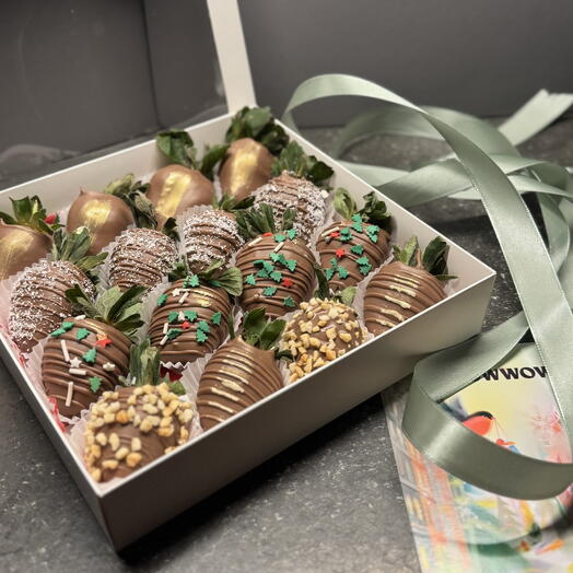 Набор клубники в шоколаде С Наступающим новым годом 🤶🎄