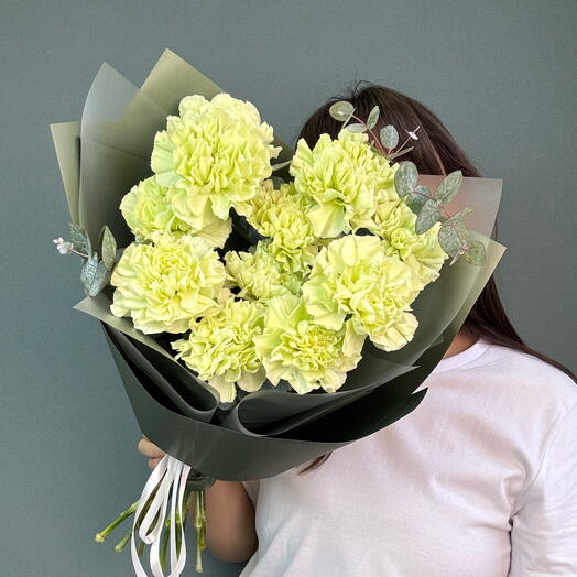 Моно-букет из зеленой гвоздики 11шт