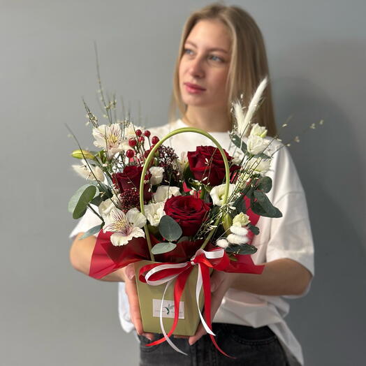 Цветы в коробке 930