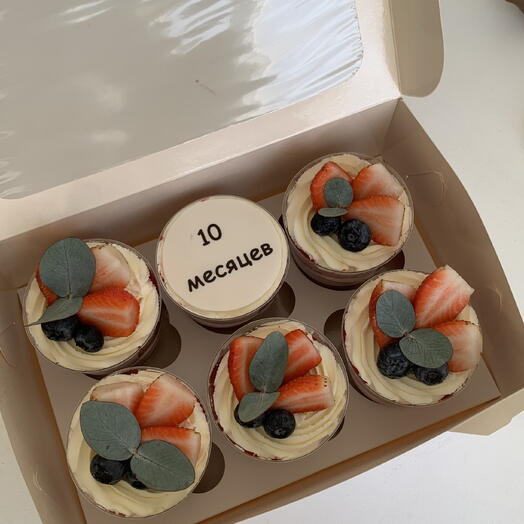 Трайфлы на 10 месяцев , трайфлы на день рождения , трайфлы с клубникой , надписью , голубикой