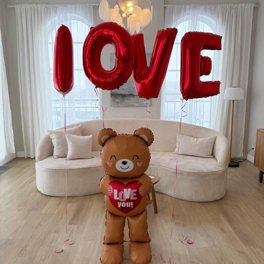 Надпись LOVE и мишка