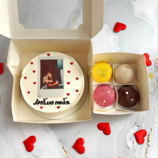 Набор десертов Бенто торт с вашим фото + Моти , в подарок на 14 февраля, день влюблённых