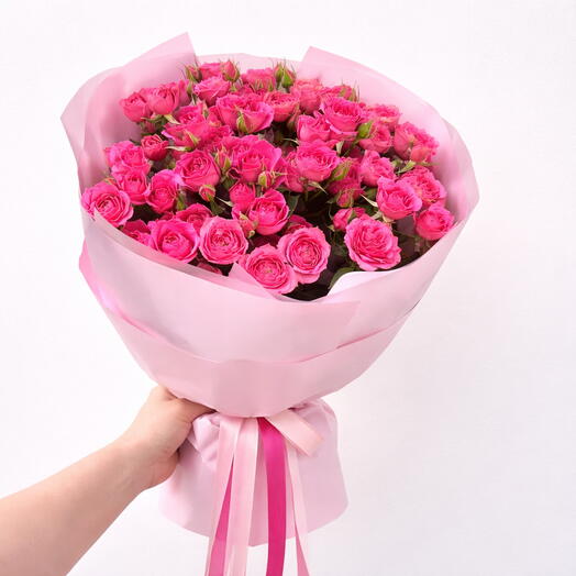 Монобукет из розовых спрей-роз «София» — нежный букет из 11 кустовых роз