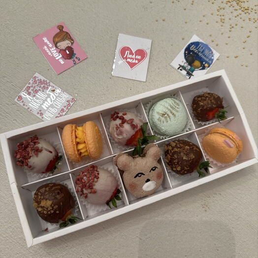 Клубника в шоколаде и десерт без глютена макаронс