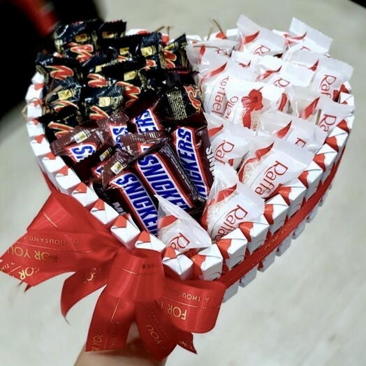 Kinder heart full of snikerses, marses and Raffaellos