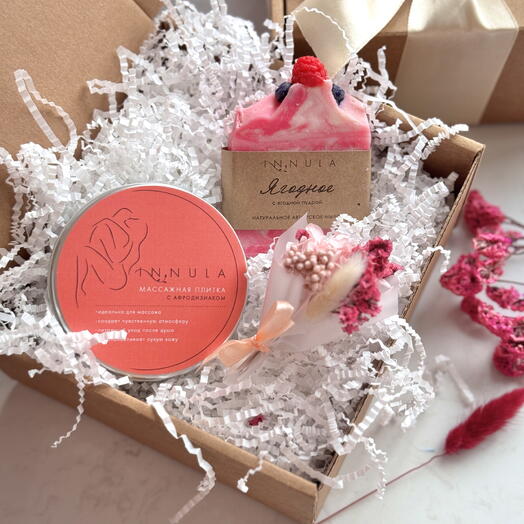 Подарочный набор к букету "Ягодный", подарок для женщин, сюрприз для девушки, бьюти бокс