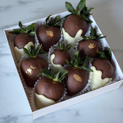 Набор клубники в шоколаде Киндер S 9-12 шт