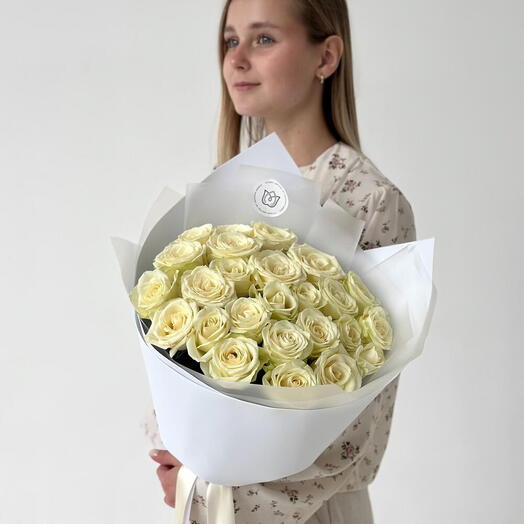 Букет из 25 белых роз
