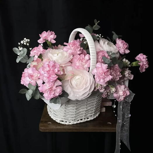 Готов к отправке! Цветочная композиция из ранункулюсов и кустовой гвоздики