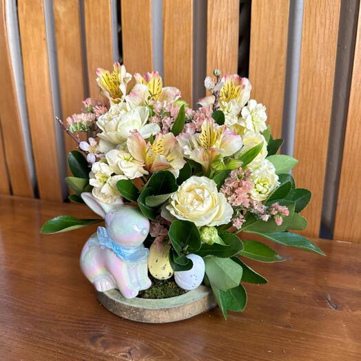 Жёлтая пасхальная композиция с кроликом П12