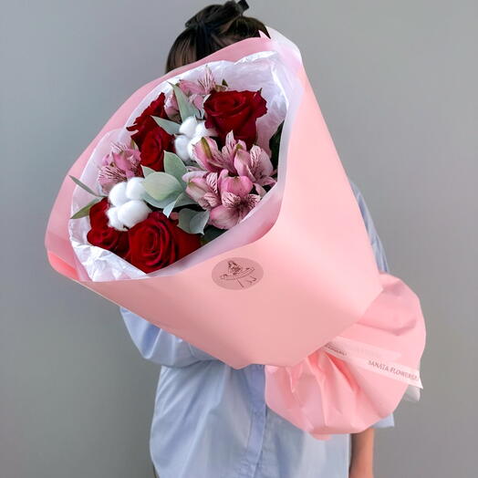 Сборный букет из Эквадорских роз и альстромерий🌹