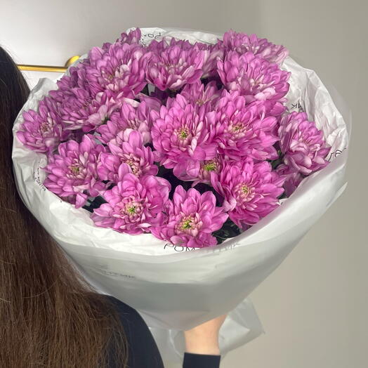 Букет из 5 кустовых сиреневых хризантем