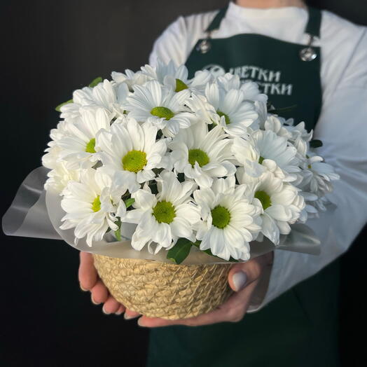 Корзина с ромашками