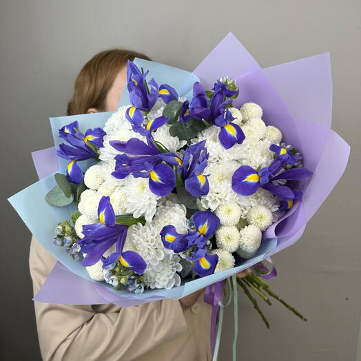 Дофаминовый фиолетовый букет💜 из Хризантемы, Ирисов и Оксипеталума