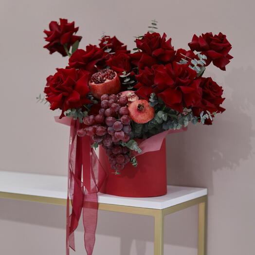 Ruby Vine — композиция в овальной коробке