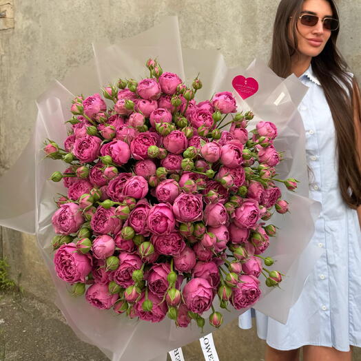 Пионовидные розы букет