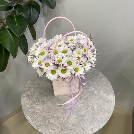 Сумочка ромашек с лимониумом 🌸