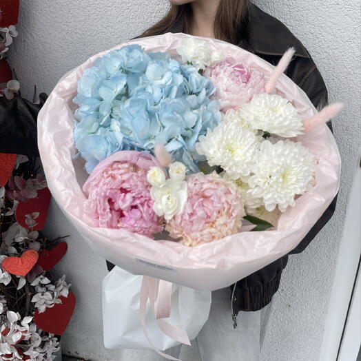 Прекрасный сезонный букетик 🌸💖Bloom room, пион, гортензия, диантус, хртзантема