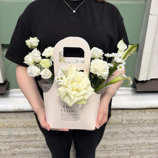 White Elegance Flower Bag