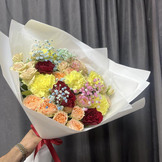 Букет из кустовая роза