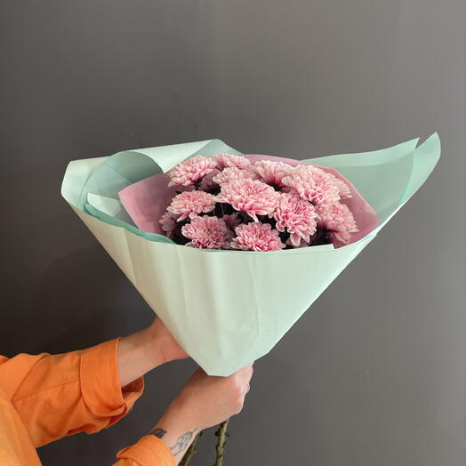 Букет из кустовой розовой хризантемы