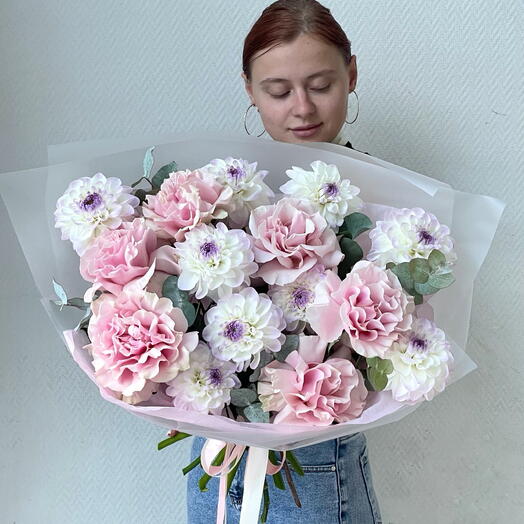 Дуобукет георгин и французских роз с эвкалиптом 💚