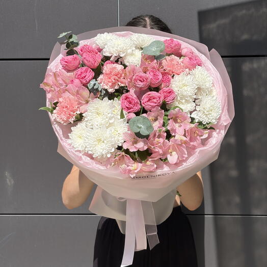 Дофаминовый букет цветов 🎀Красивый букет цветов с хризантемой, диантусами, кустовыми розами и альстромерией