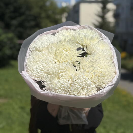 Букет из одноголовых хризантем белых