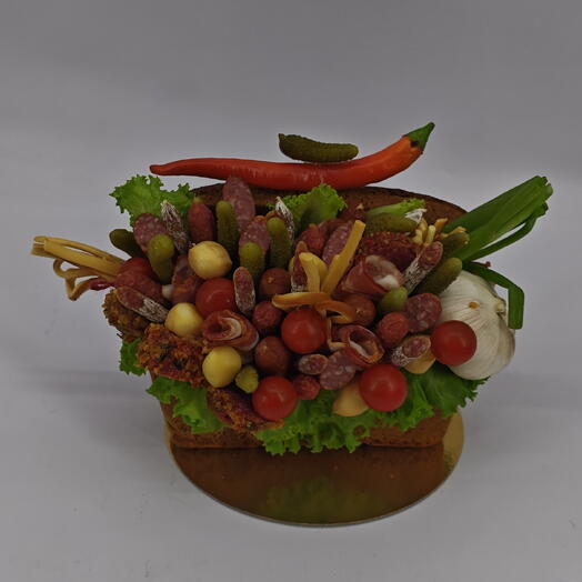 Буханка с закусками