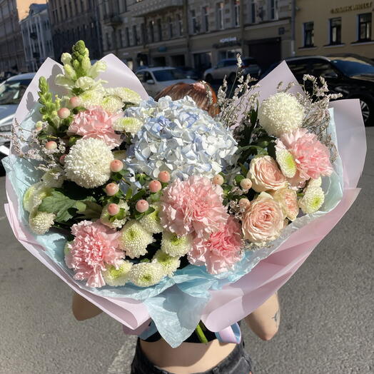 Розово-голубой букет