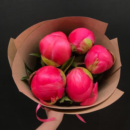 Букет из 5 кораловых пионов💗