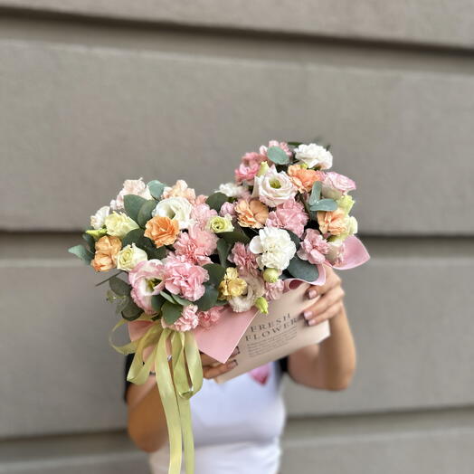 Композиция «Витаминный заряд» 💛 яркая, сочная, дофаминовая🤩 стойкая🫶🏻 кустовые гвоздики 🩷 эвкалипт 💚 лизиантус 🤍