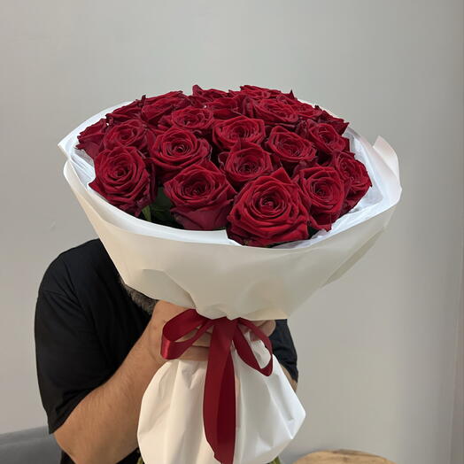 Красные розы 25 штук