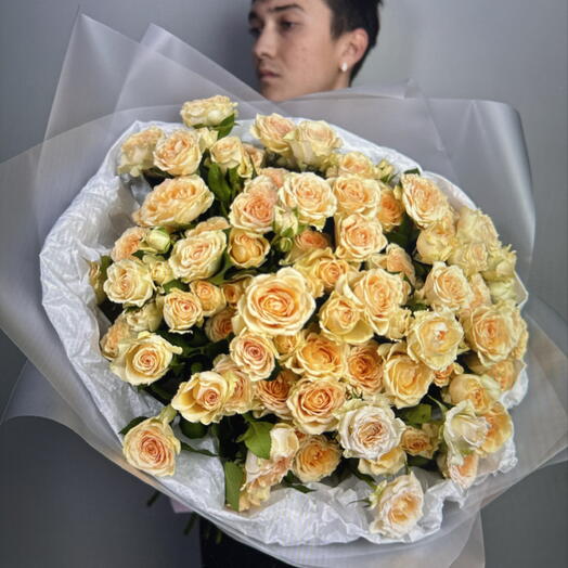Букет из нежных кустовых роз (49-0513)-