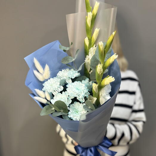 Букет «Первый звонок» 💙 с гладиолусами, хризантемой, лагурусом и эвкалиптом