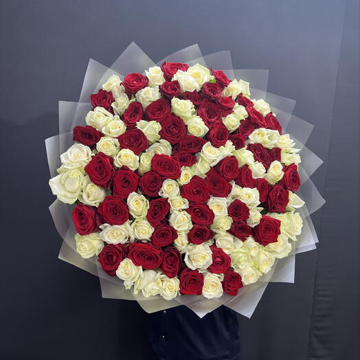 101 МИКС ИЗ БЕЛЫХ КРАСНЫХ РОЗ