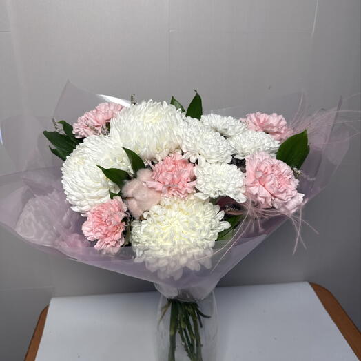 Букет из пышных Хризантем и Диантусами + сладкий подарок 🎁