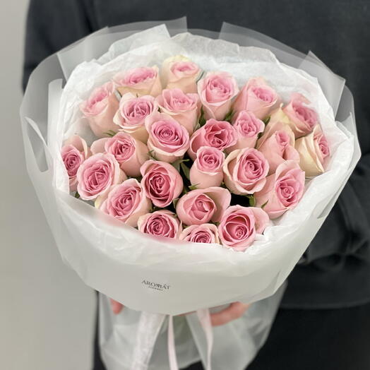 Розовые кенийские розы 25 шт
