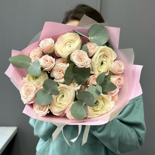 Ранункулюсы и кустовые розы 💖💖