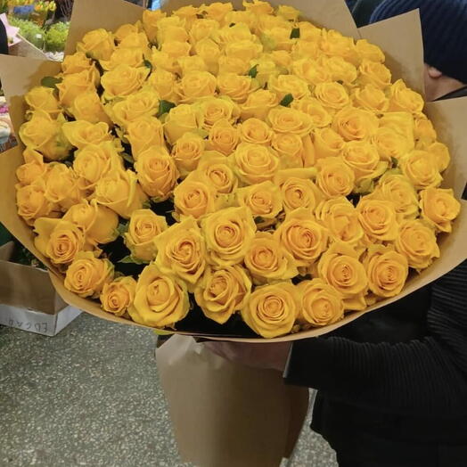 Букет из 101 жёлтой розы