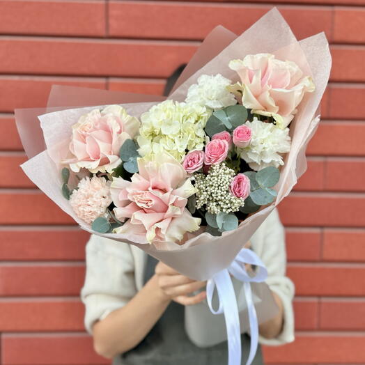Нежный лепесток 🍃/ Ажурная роза, кустовая роза, гортензия, озотамнус, диантусы и эвкалипт