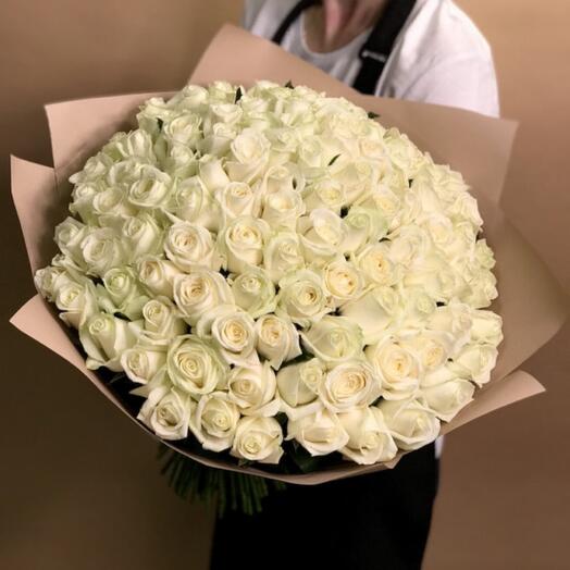 101 белая Роза со средним бутоном