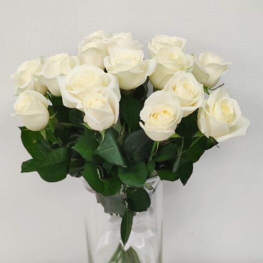 15 white roses