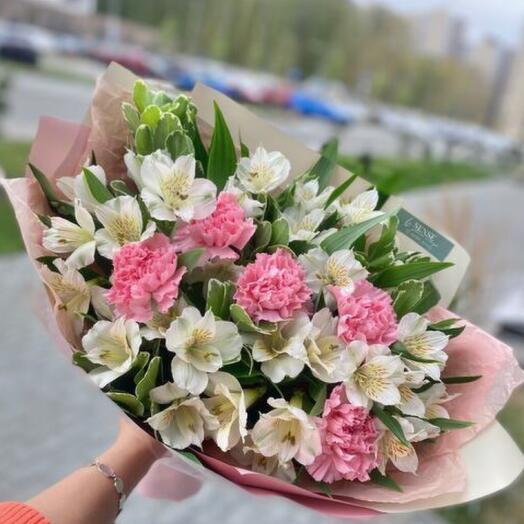 Стойкий букет с альстромерией и диантусом, L