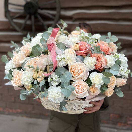 Корзина ароматных 🍀цветов: пионовидные кустовые розы, гвоздика и маттиола